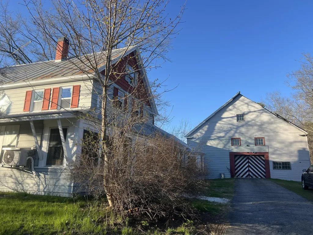 28 Vienna Road Chesterville ME 04938
