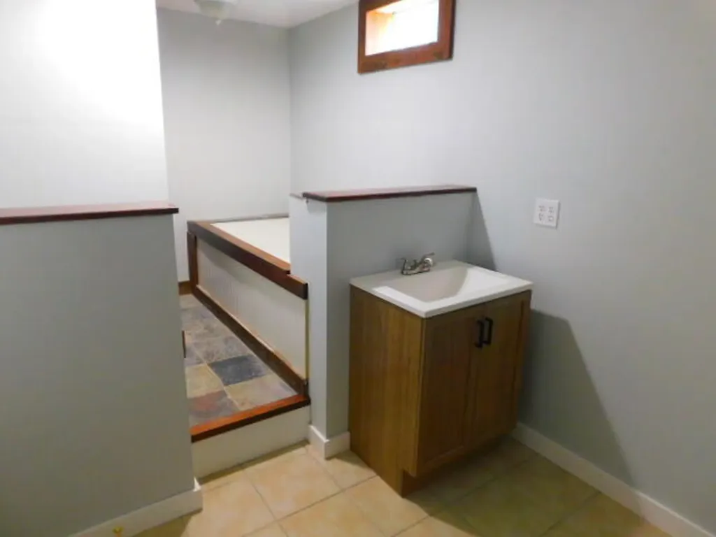 4 Allen's Lane Verona Island ME 04416