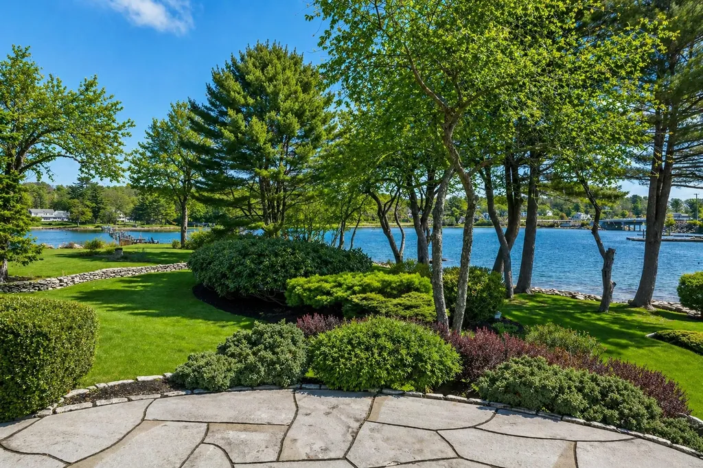 27 Riverview Drive York ME 03909