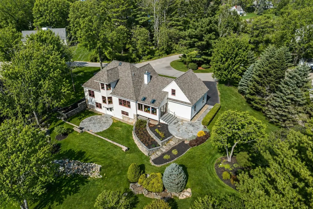 27 Riverview Drive York ME 03909