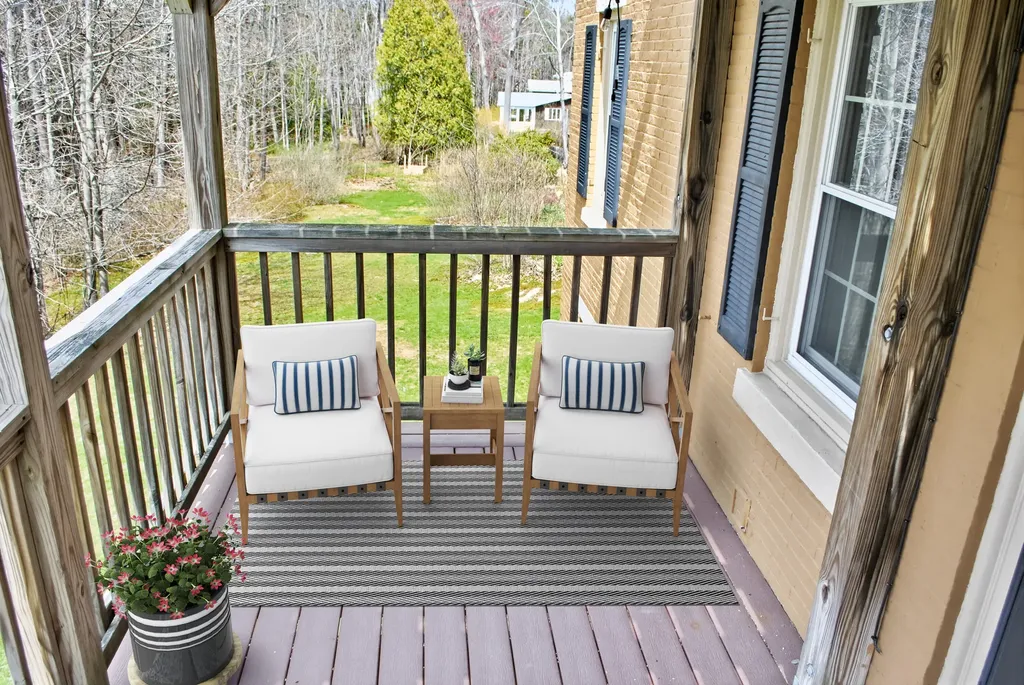 20 Oak Grove Avenue Bath ME 04530