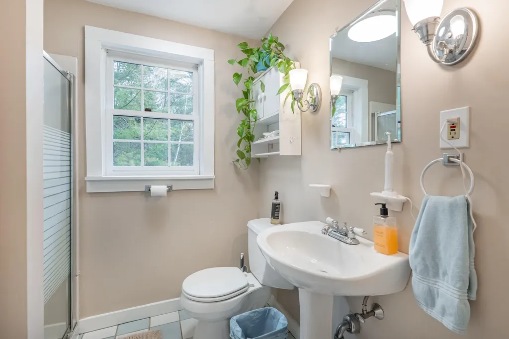 19 Woodridge Drive Standish ME 04085