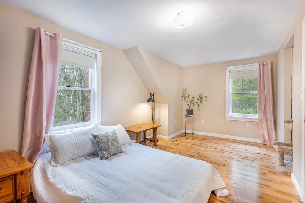 19 Woodridge Drive Standish ME 04085