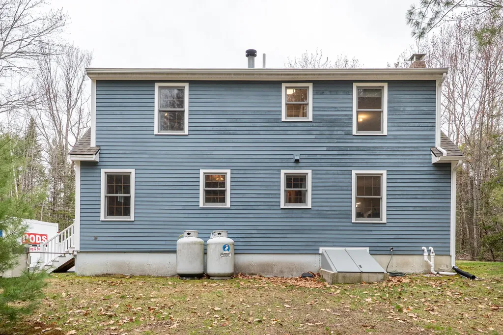 19 Woodridge Drive Standish ME 04085