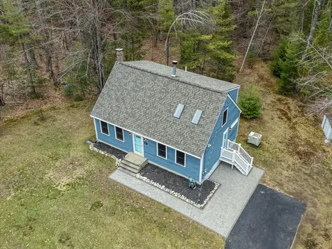19 Woodridge Drive Standish ME 04085