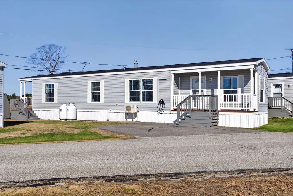 66 Scarponi Drive Brunswick ME 04011