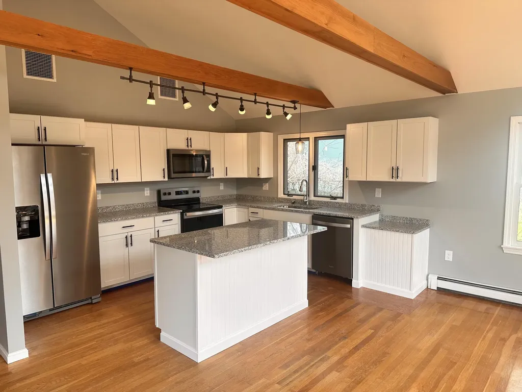 7 Robin Lane Kittery ME 03904