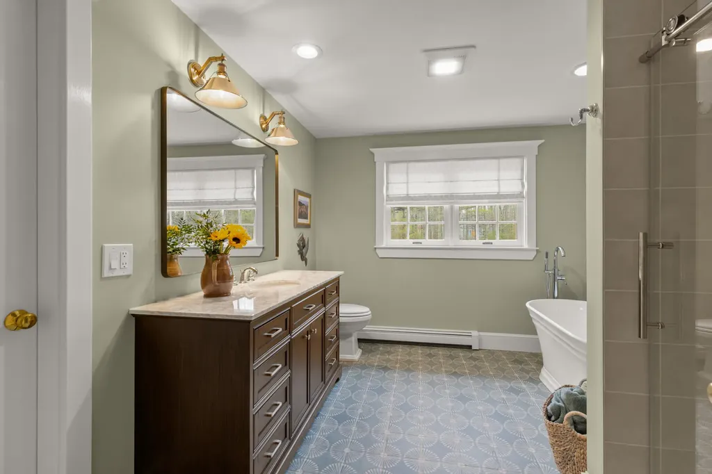 8 Old Seabury Road York ME 03909