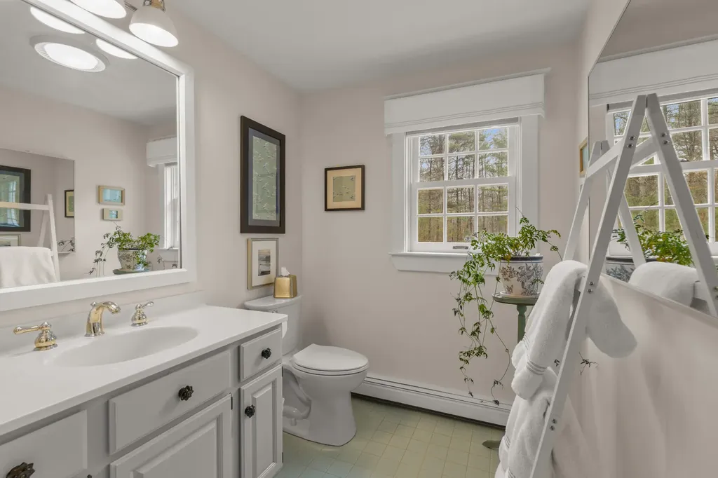 8 Old Seabury Road York ME 03909