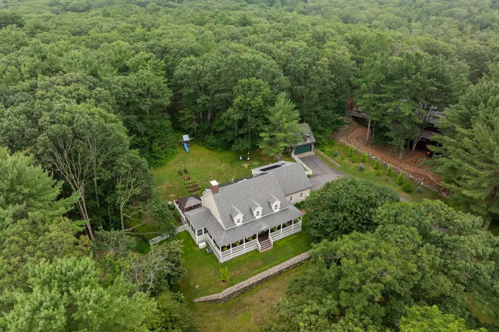 8 Old Seabury Road York ME 03909