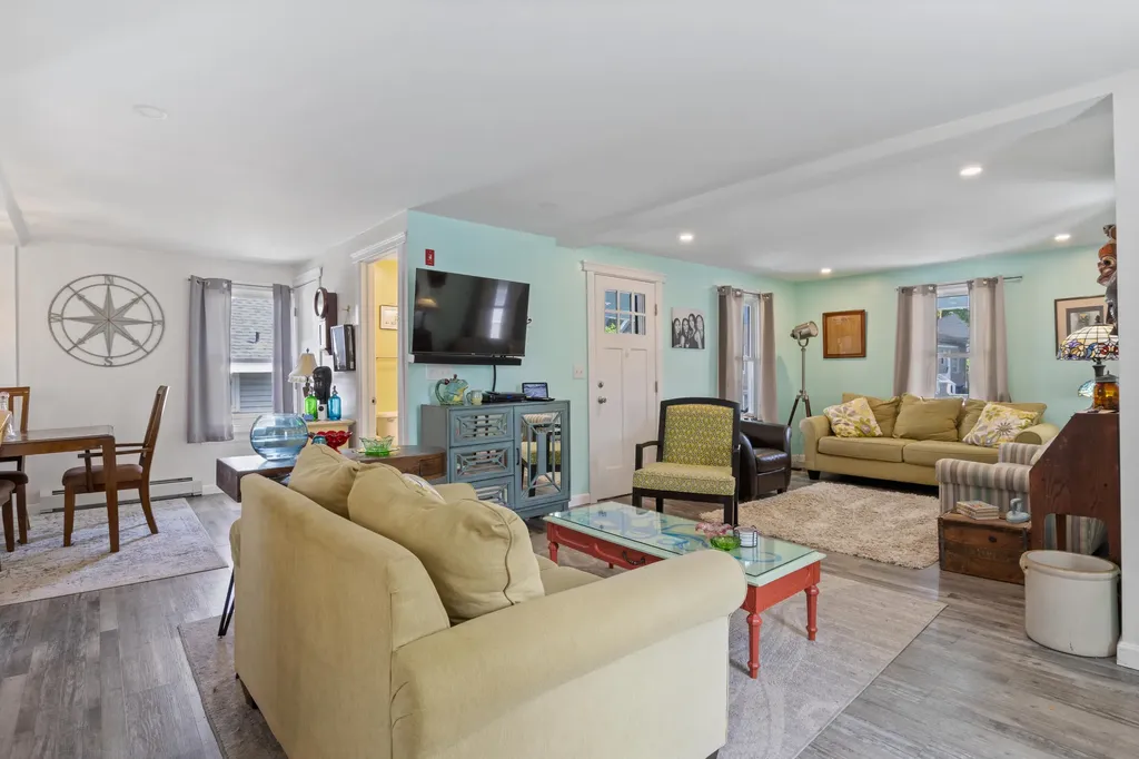 32 W W. Old Orchard Avenue Old Orchard Beach ME 04064