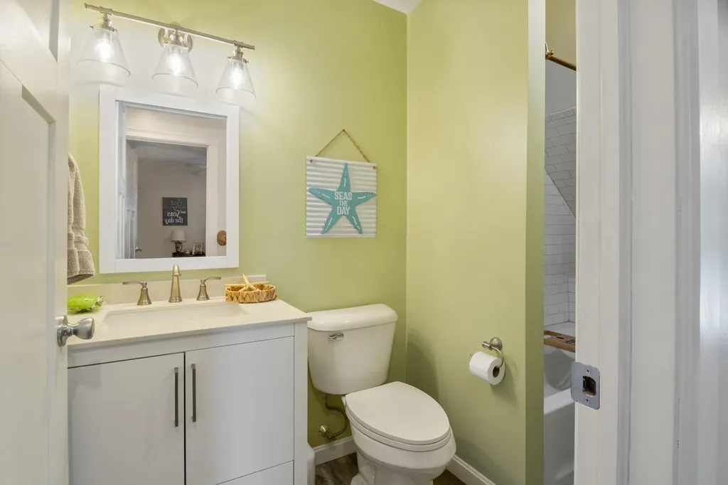 32 W W. Old Orchard Avenue Old Orchard Beach ME 04064