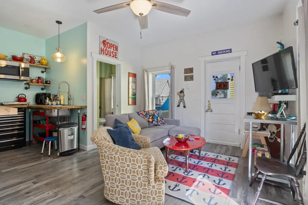 32 W W. Old Orchard Avenue Old Orchard Beach ME 04064