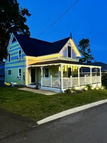 32A W Old Orchard Avenue Old Orchard Beach ME 04064