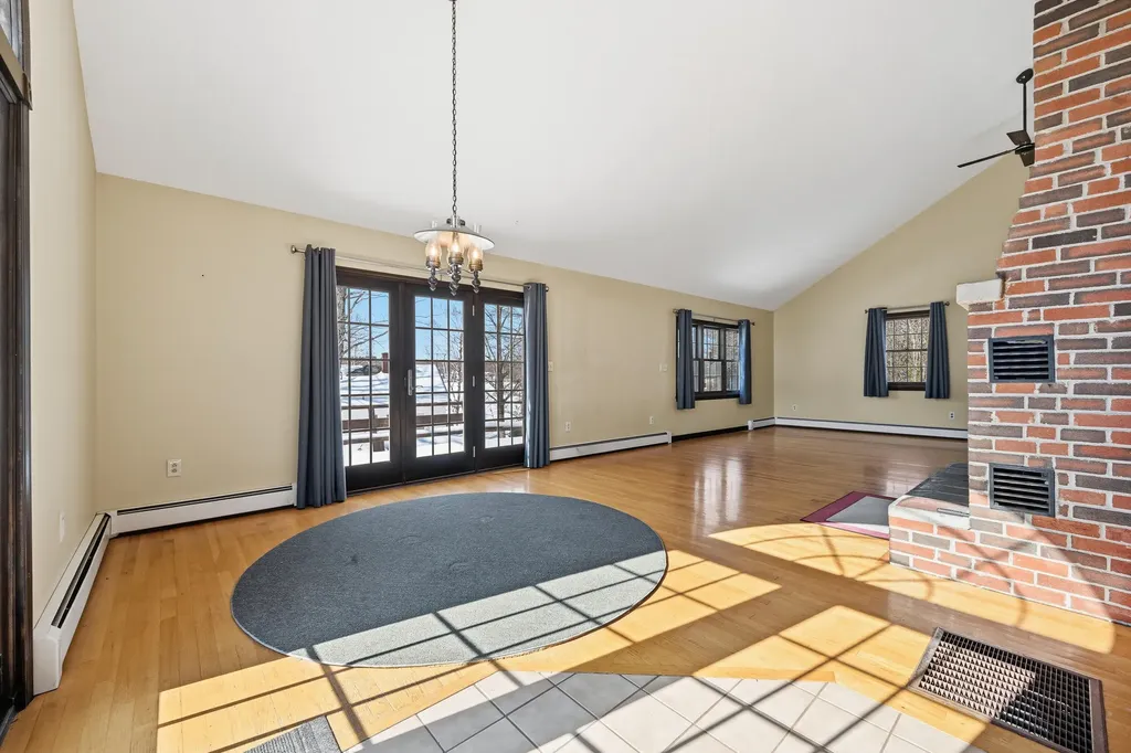 1210 Lakeview Drive China ME 04358