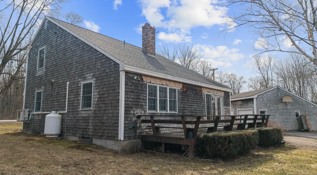 1210 Lakeview Drive China ME 04358