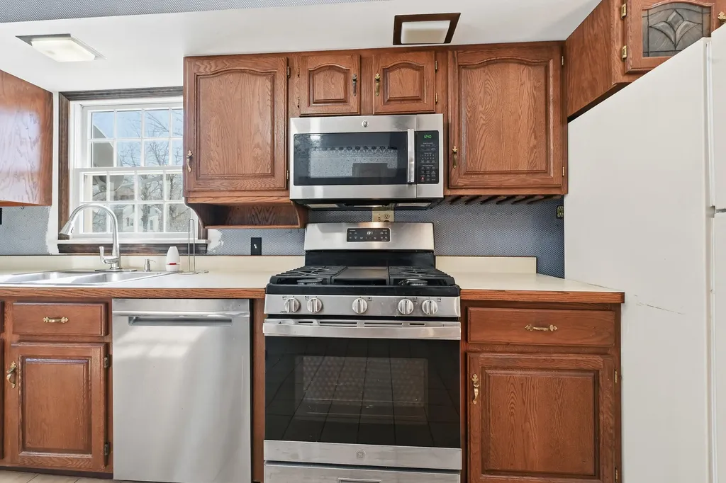 1210 Lakeview Drive China ME 04358