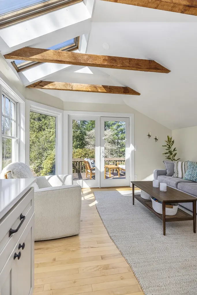 387 Mitchell Road Cape Elizabeth ME 04107