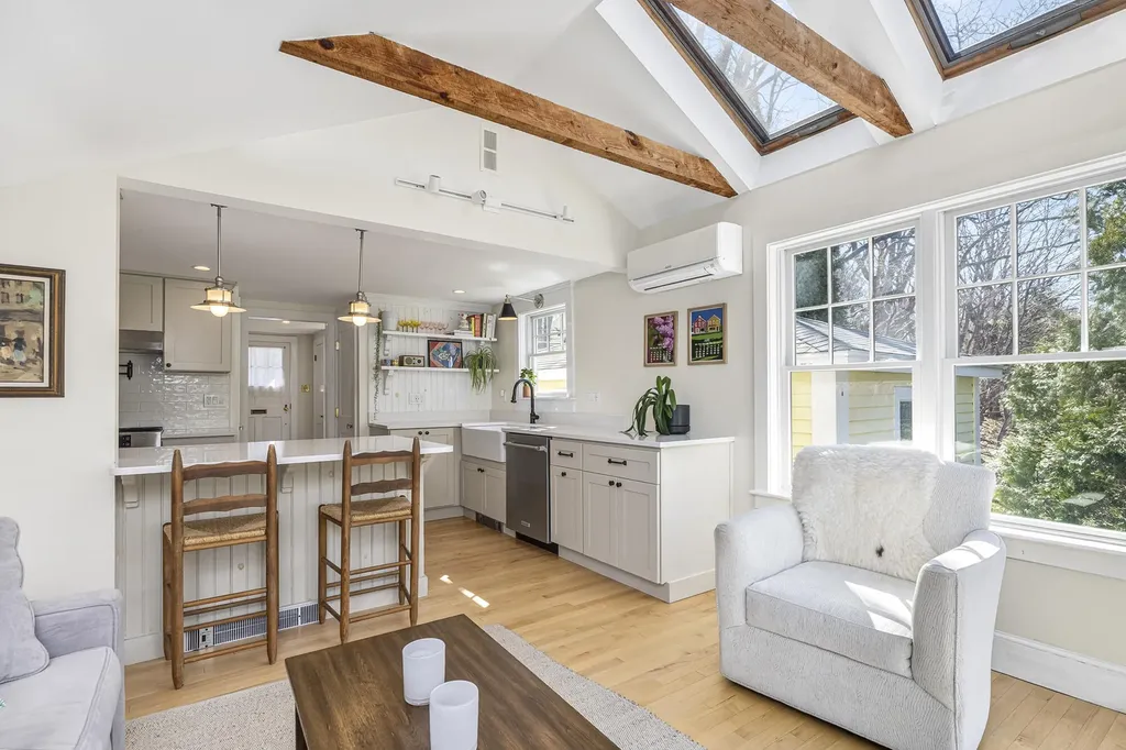 387 Mitchell Road Cape Elizabeth ME 04107