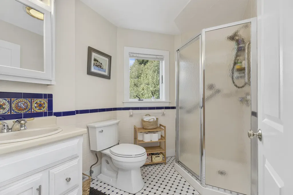 387 Mitchell Road Cape Elizabeth ME 04107
