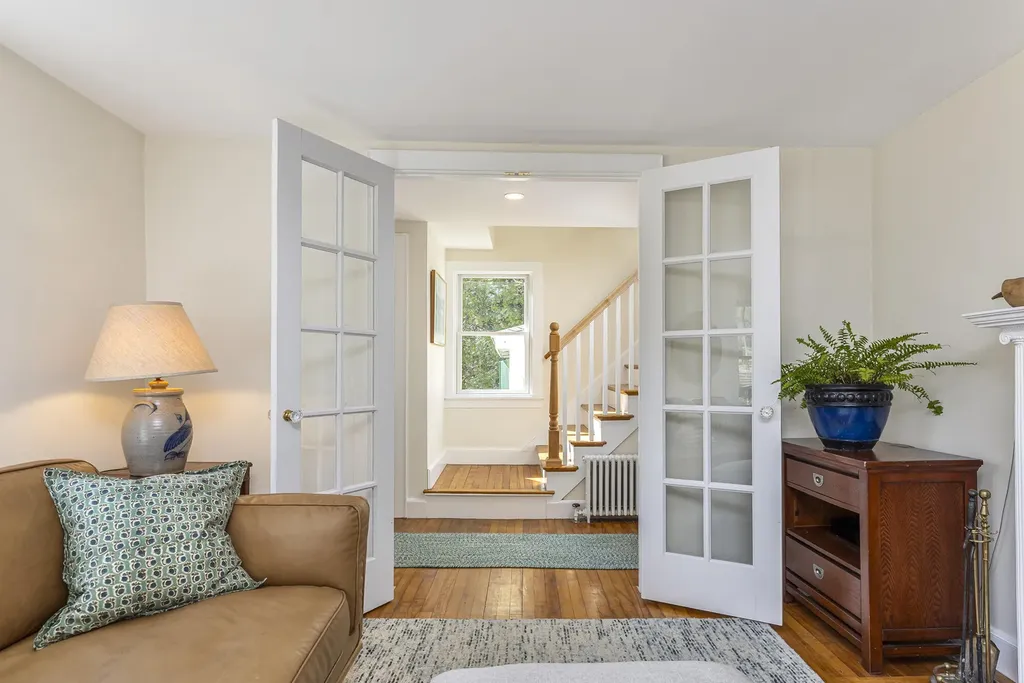 387 Mitchell Road Cape Elizabeth ME 04107
