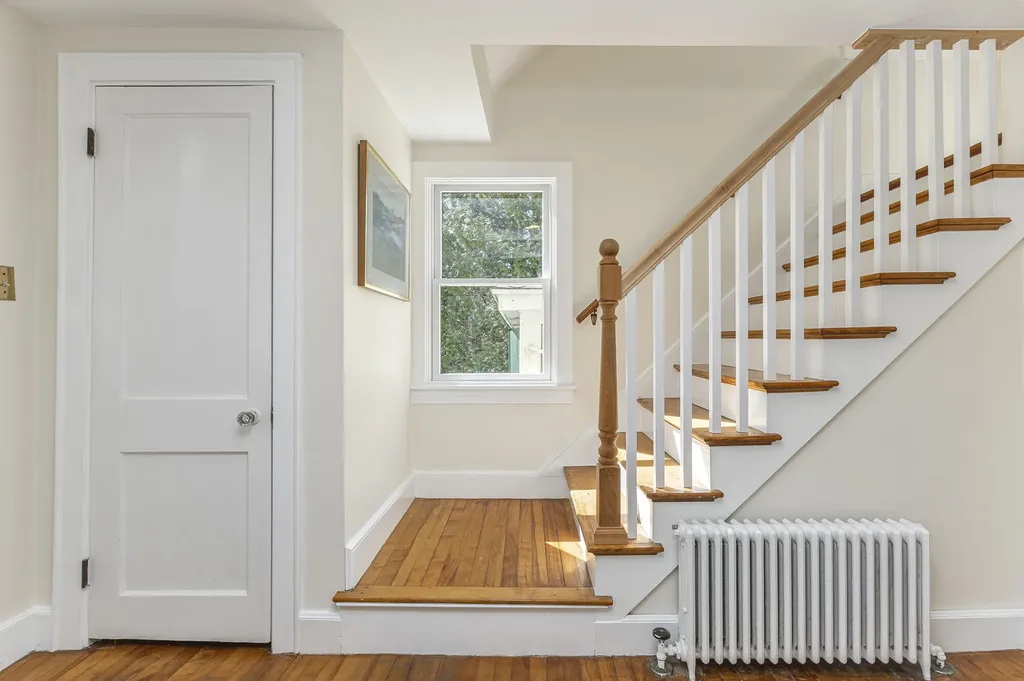 387 Mitchell Road Cape Elizabeth ME 04107