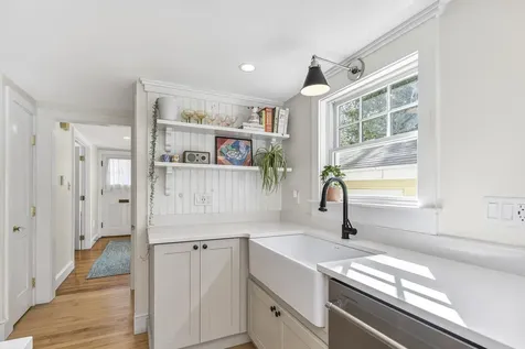 387 Mitchell Road Cape Elizabeth ME 04107