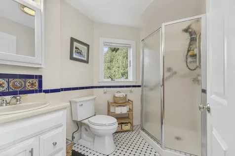 387 Mitchell Road Cape Elizabeth ME 04107