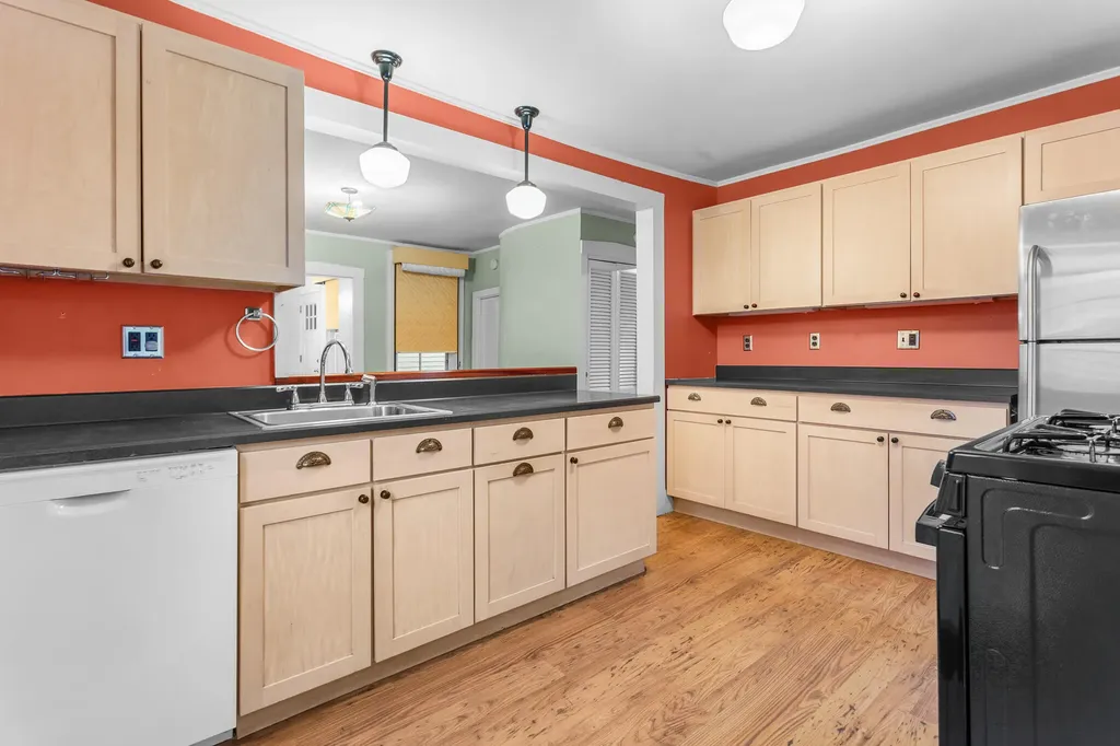 15 Grant Street Bangor ME 04401