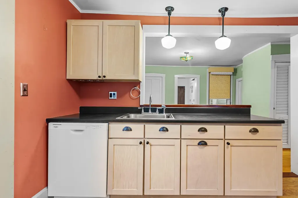 15 Grant Street Bangor ME 04401