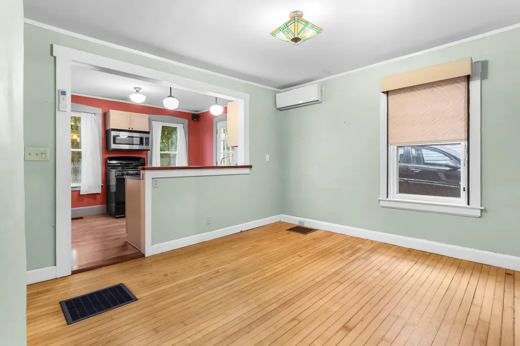 15 Grant Street Bangor ME 04401
