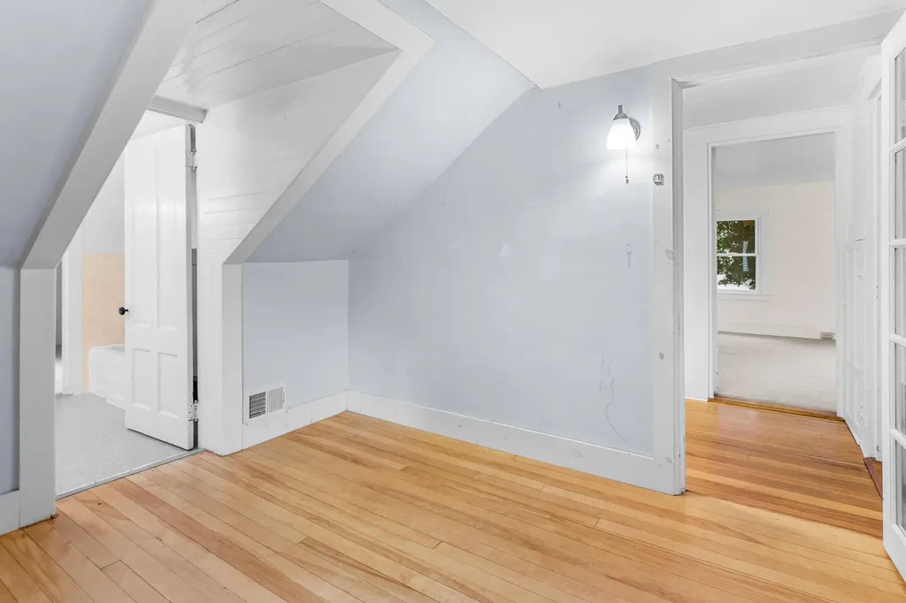 15 Grant Street Bangor ME 04401