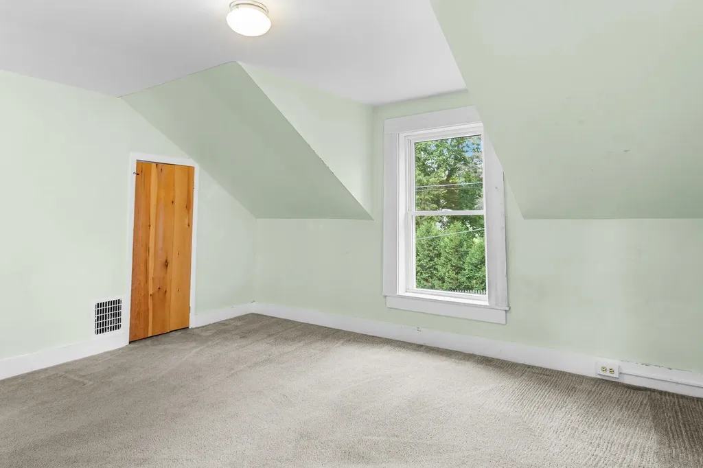 15 Grant Street Bangor ME 04401