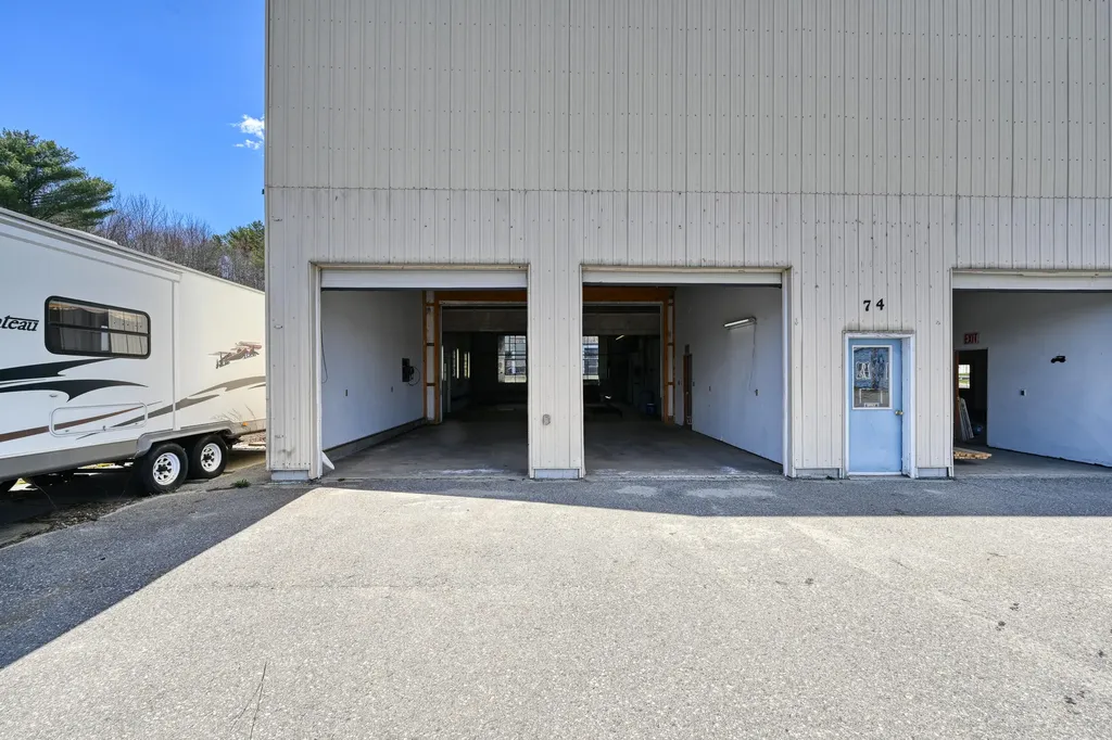 74 Route 133 Winthrop ME 04364
