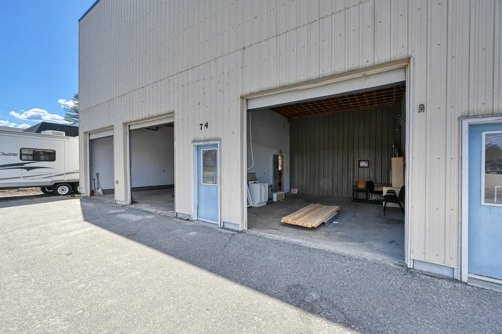 74 Route 133 Winthrop ME 04364