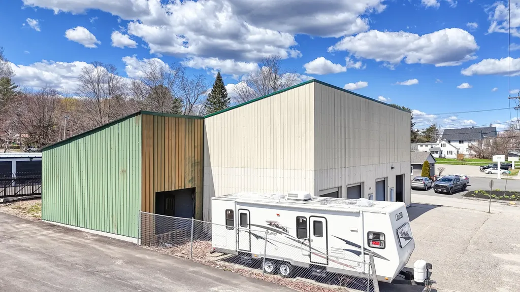 74 Route 133 Winthrop ME 04364