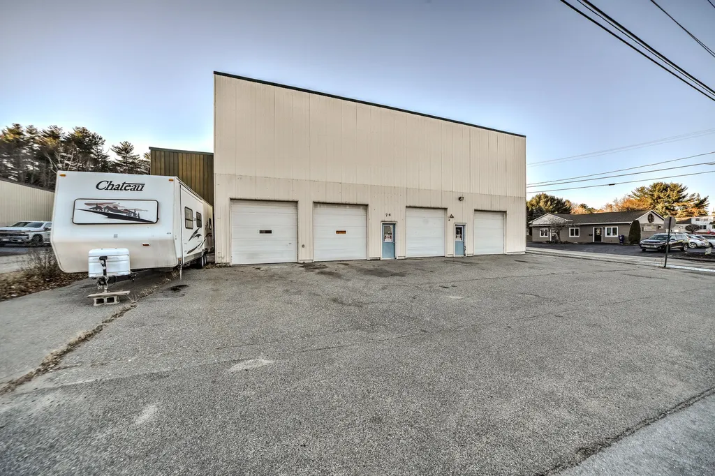 74 Route 133 Winthrop ME 04364