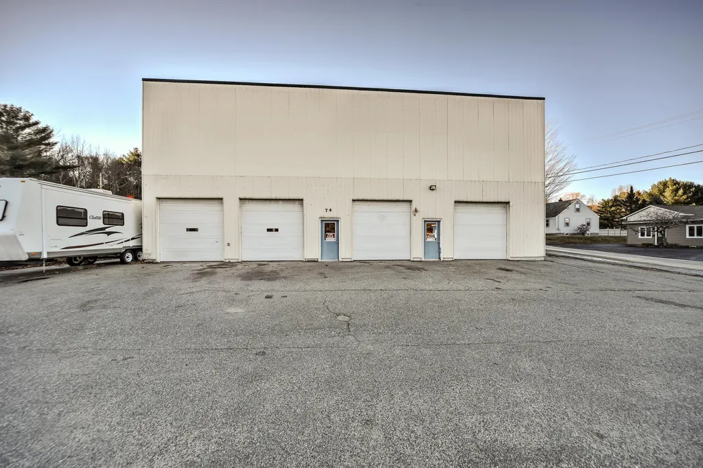 74 Route 133 Winthrop ME 04364
