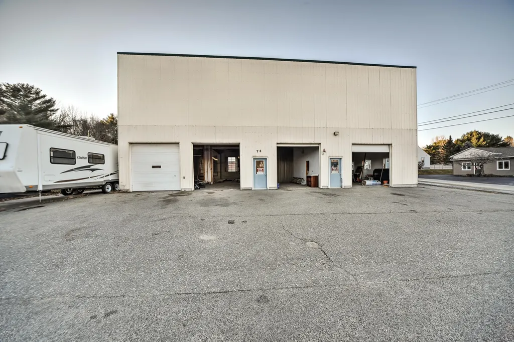 74 Route 133 Winthrop ME 04364