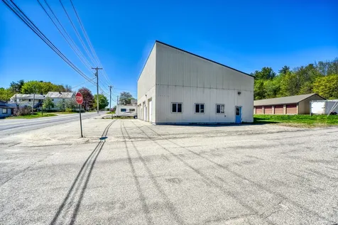 74 Route 133 Winthrop ME 04364