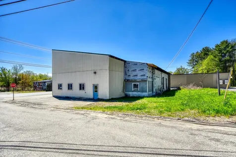 74 Route 133 Winthrop ME 04364