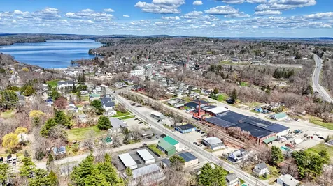 74 Route 133 Winthrop ME 04364