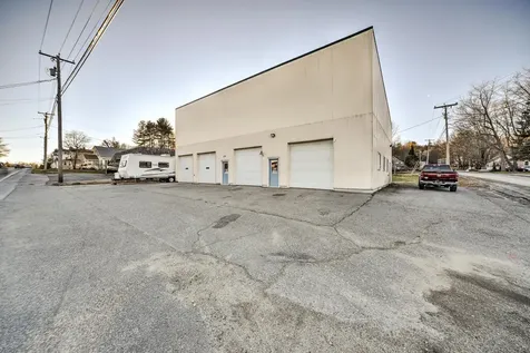 74 Route 133 Winthrop ME 04364
