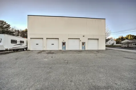 74 Route 133 Winthrop ME 04364