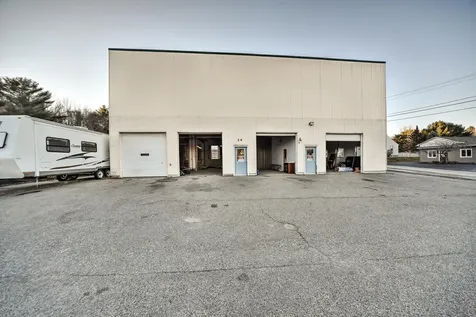 74 Route 133 Winthrop ME 04364
