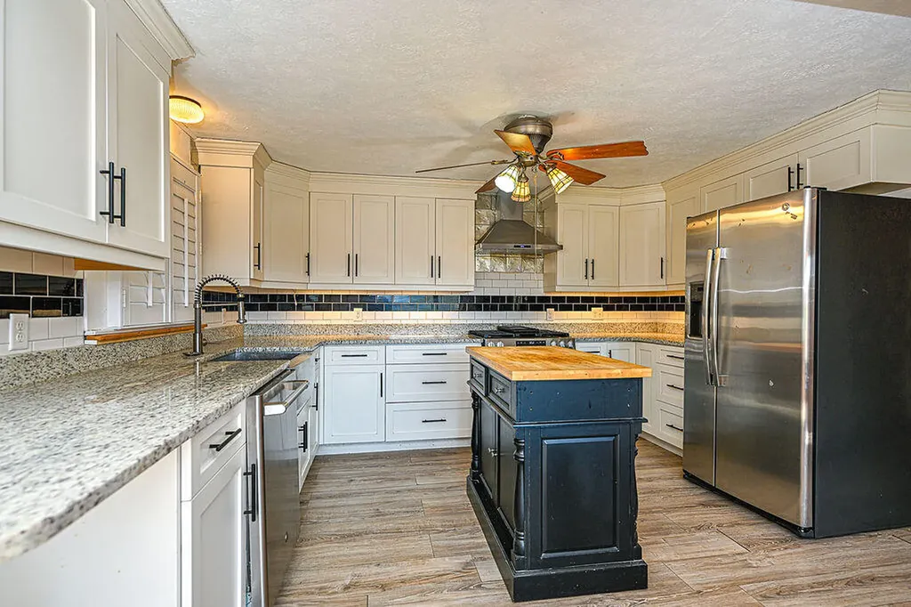 28 Ridgewood Road Eliot ME 03903