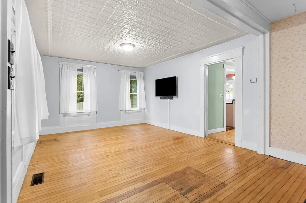 15 Grant Street Bangor ME 04401
