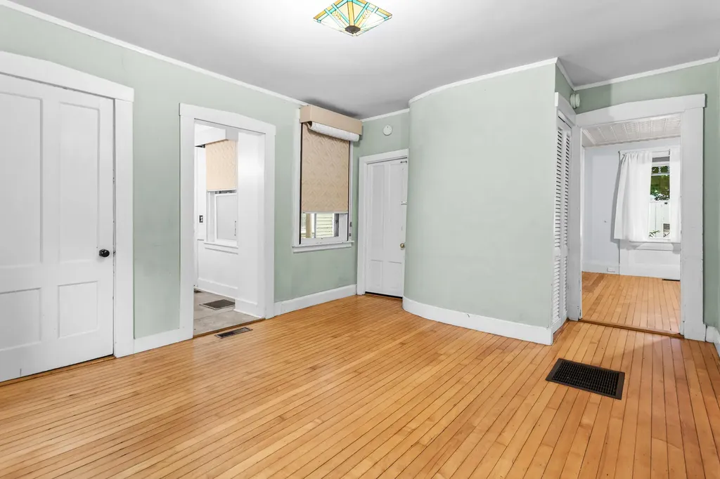 15 Grant Street Bangor ME 04401
