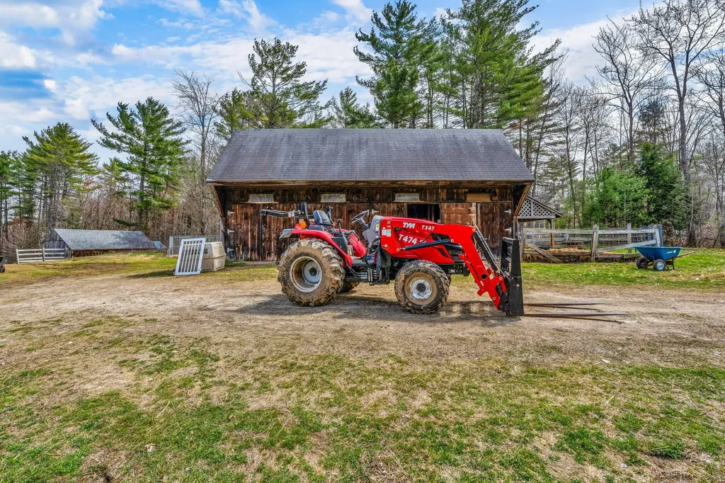 43 York Road Minot ME 04258