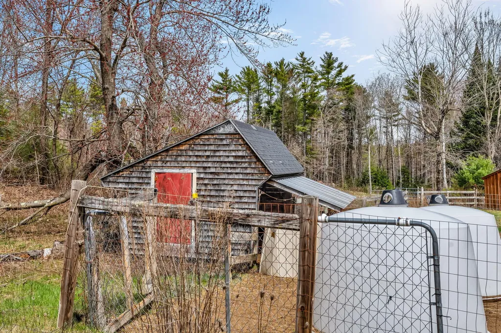 43 York Road Minot ME 04258
